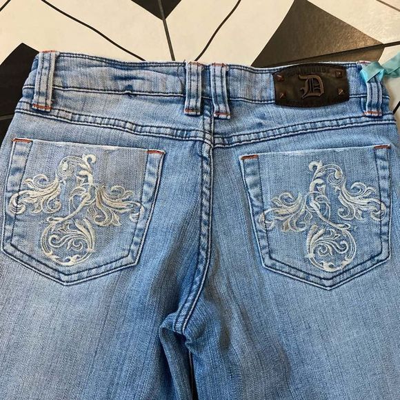 Dollhouse Y2k Low Rise Wide Leg Capri Jeans  size 5 - Picture 4 of 4